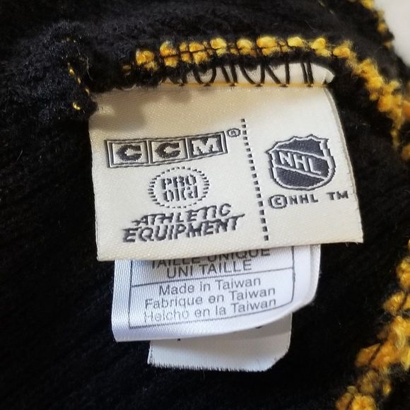 Boston Bruins beanie winter pompom hat bruins script Reebok 2012 rare - Picture 6 of 8